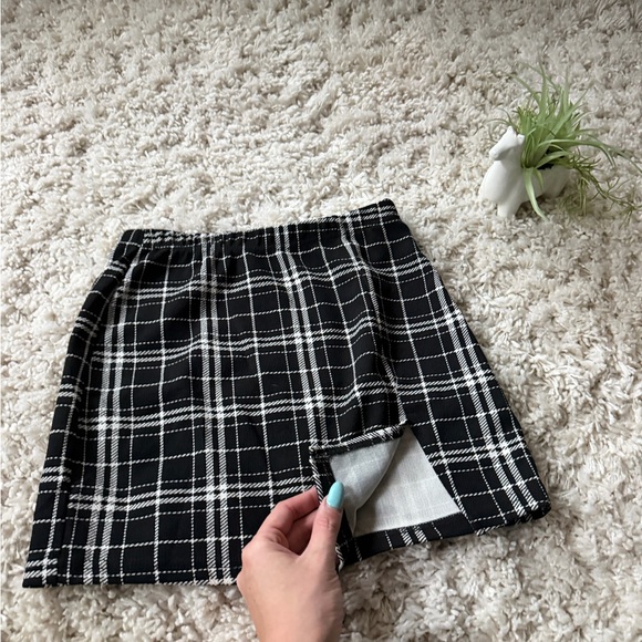 Dresses & Skirts - Chic Black and White Checkered vintage schoolgirl mini Skirt